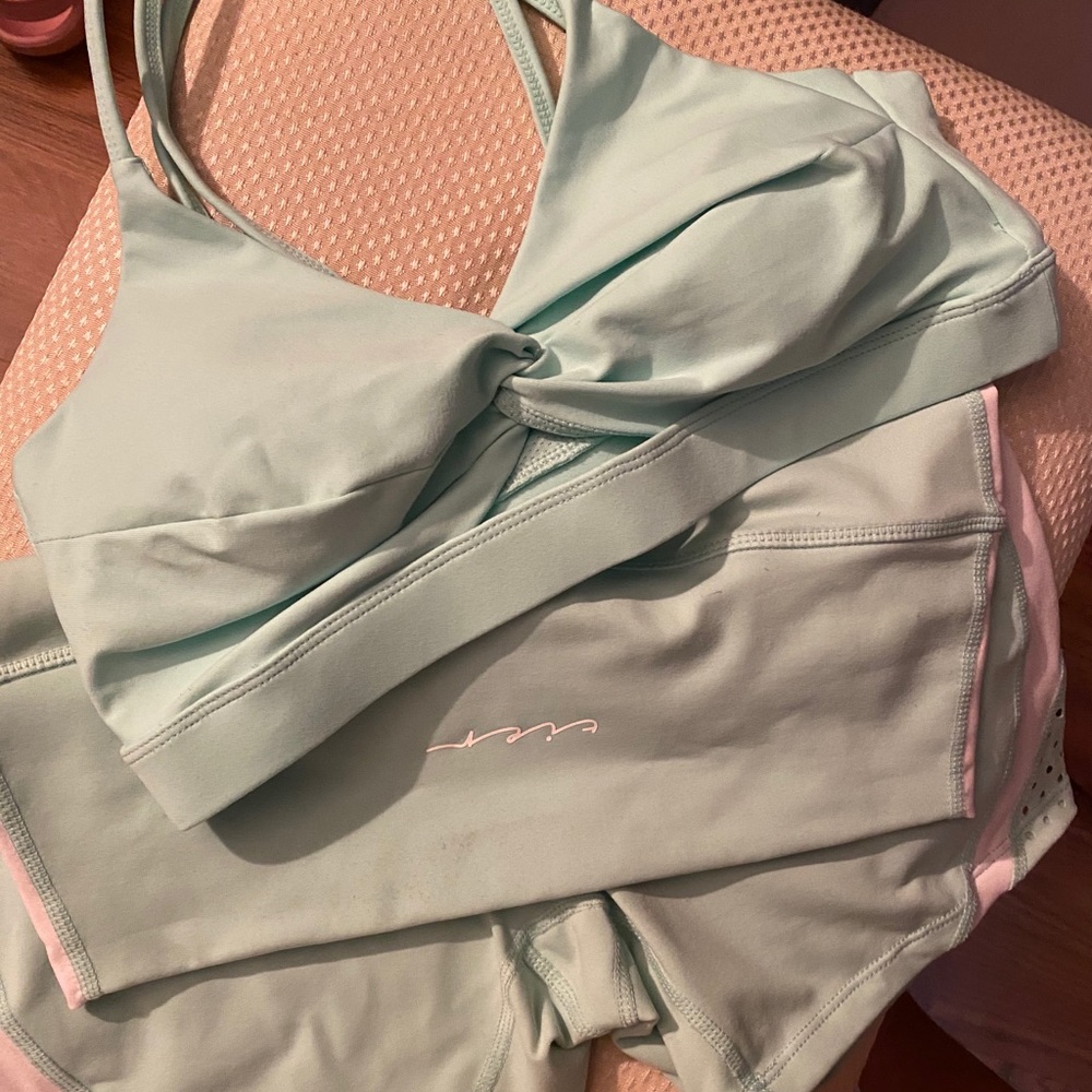 Tier Activewear Mint Set size Medium